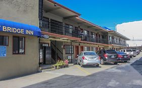 Bay Bridge Inn  3*